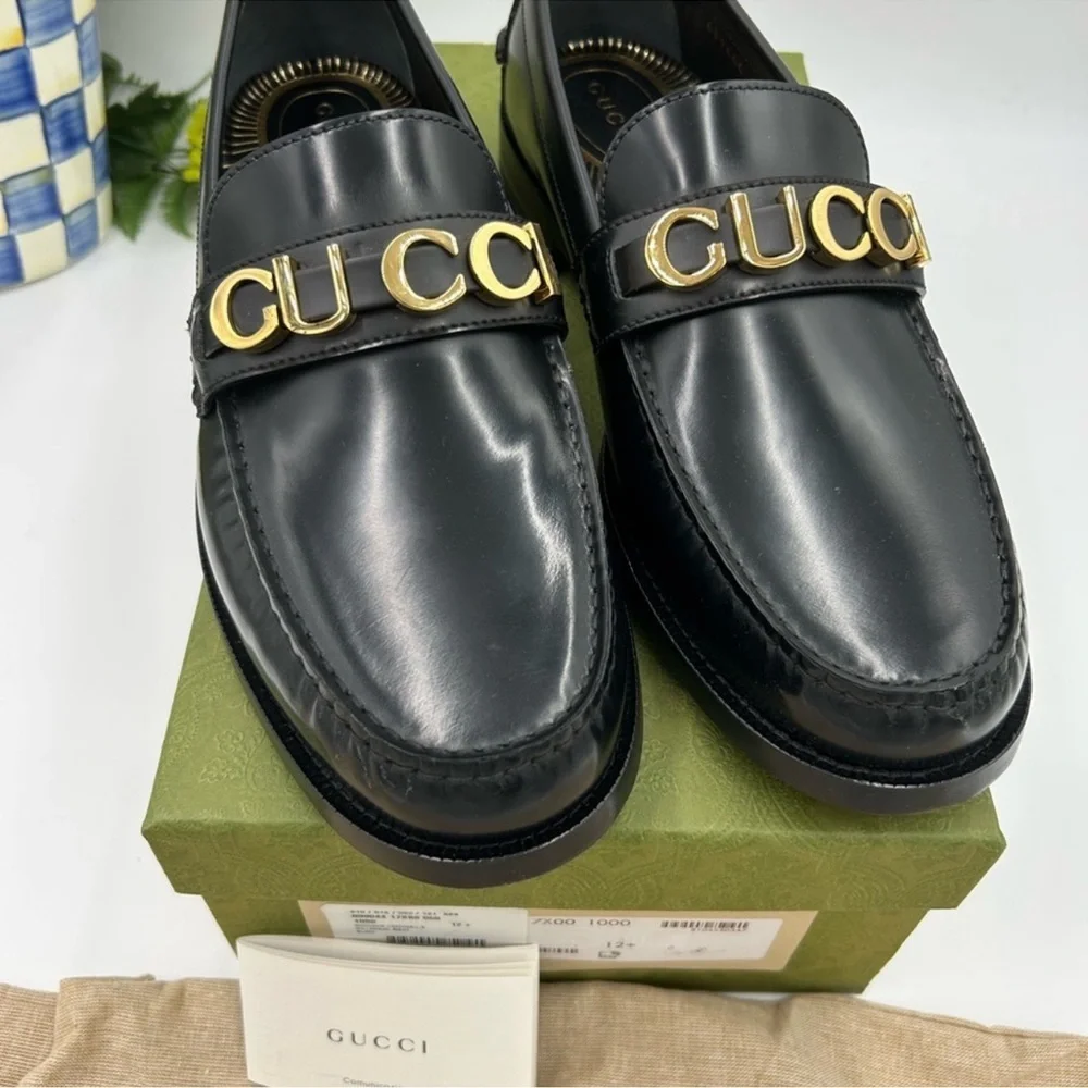Men’s Gucci gold logo embellished leather loafers size 12.5 made in Italy